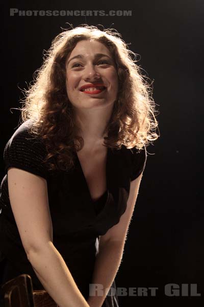 REGINA SPEKTOR - 2009-07-01 - PARIS - Le Bataclan - 